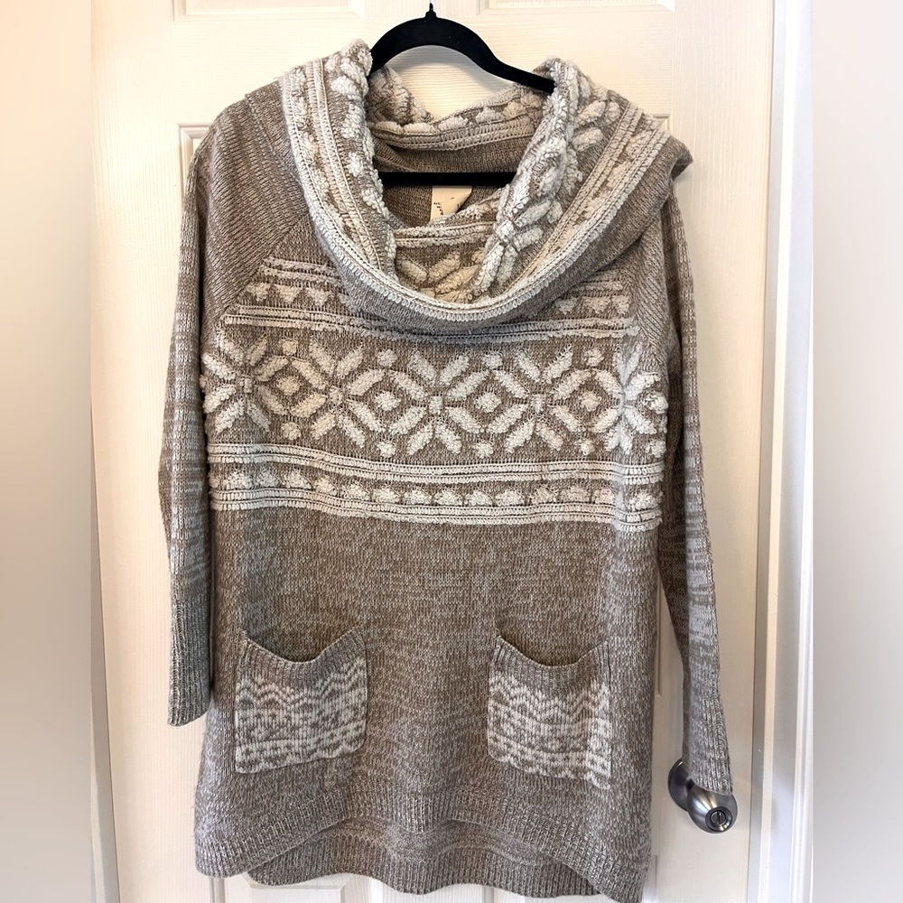Oversized sweater from boutique Artistic works by Lu